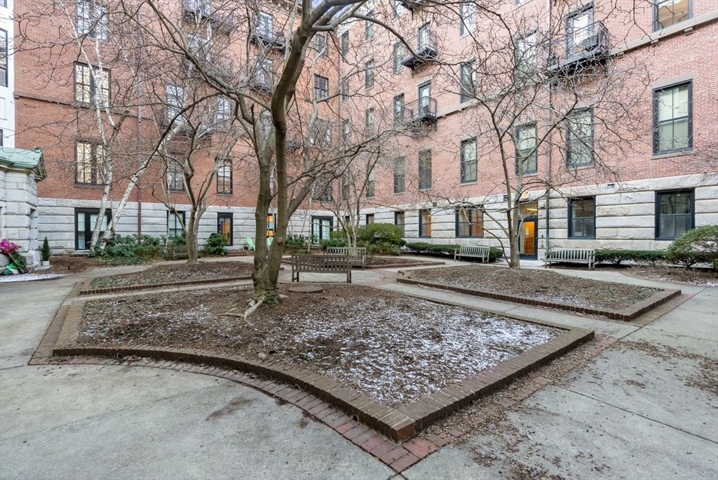 771 Harrison Ave # 109