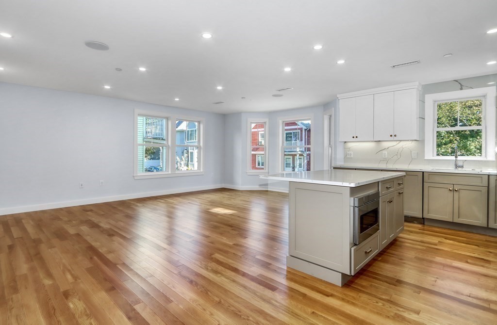182 Sydney # 1