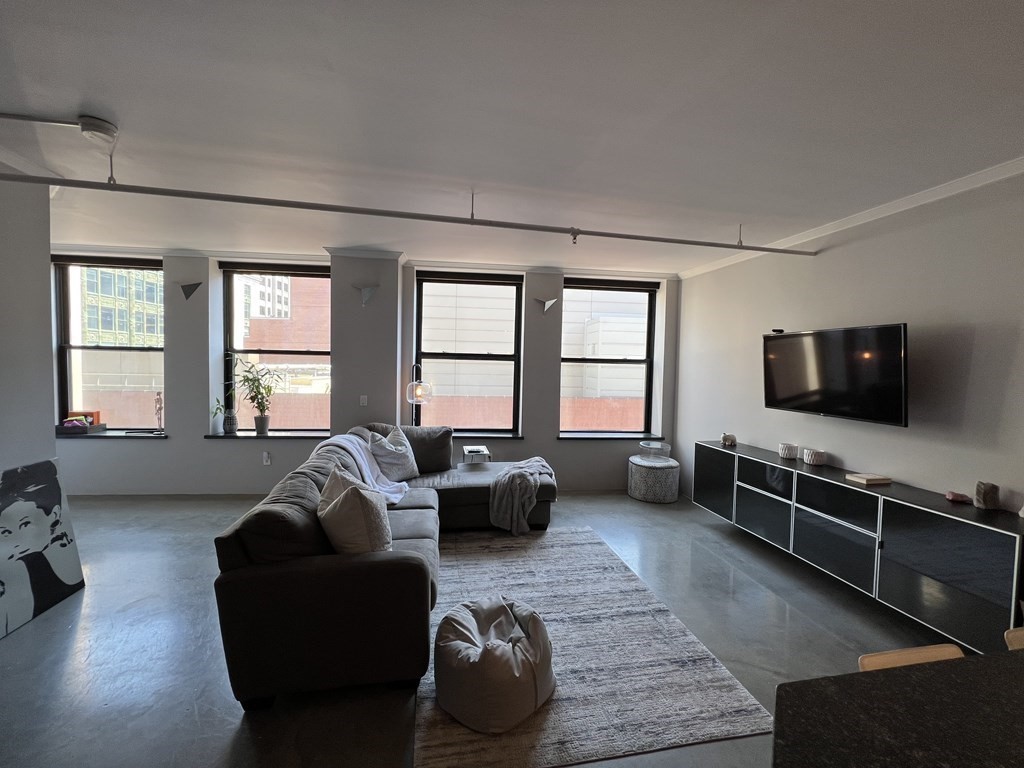 453 Washington St # 5B