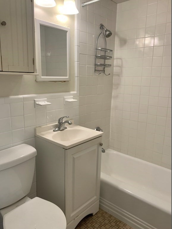 220 Newbury St # 5