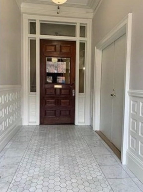 220 Newbury St # 5