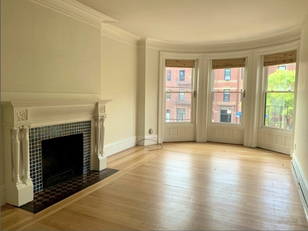 220 Newbury St # 5