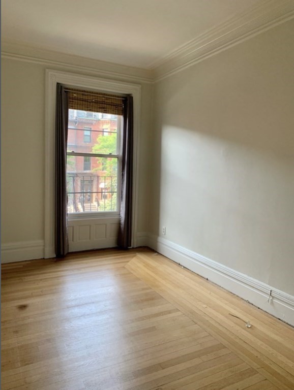 220 Newbury St # 5