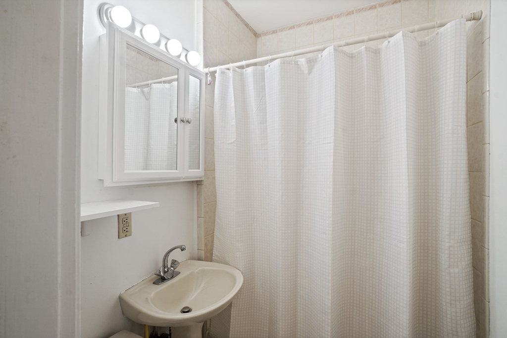 319 Commonwealth Ave # 21