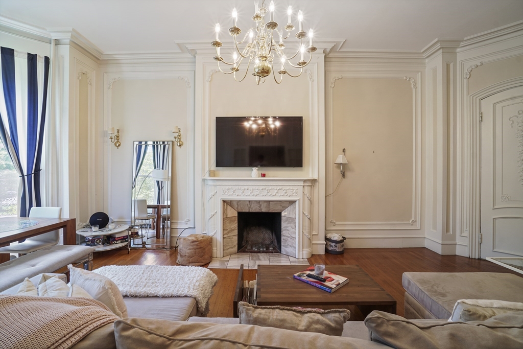 319 Commonwealth Ave # 21