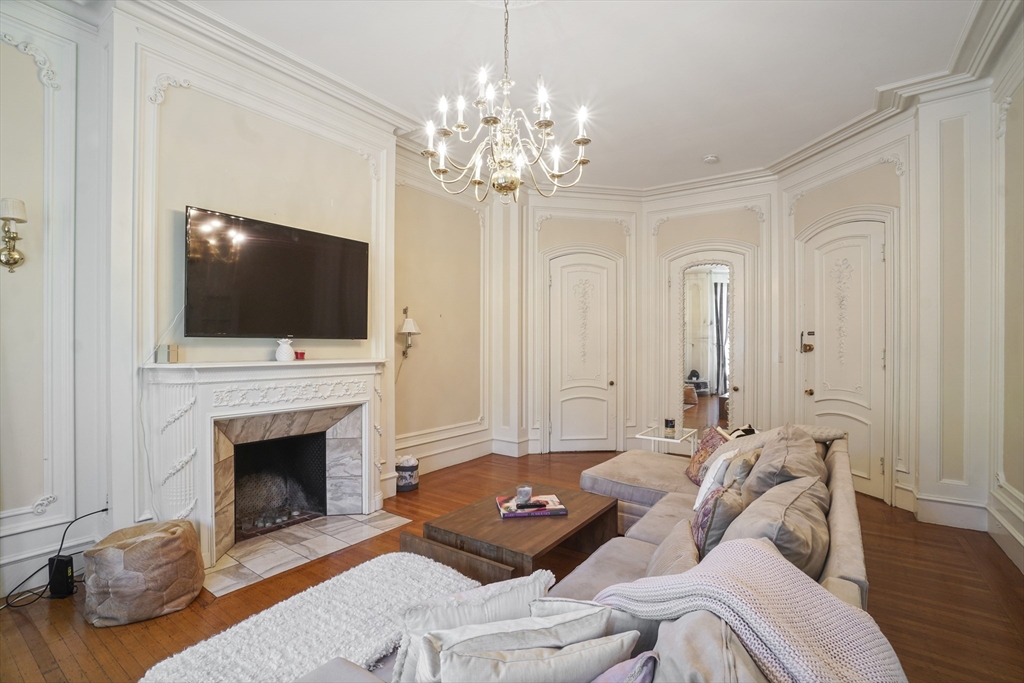 319 Commonwealth Ave # 21