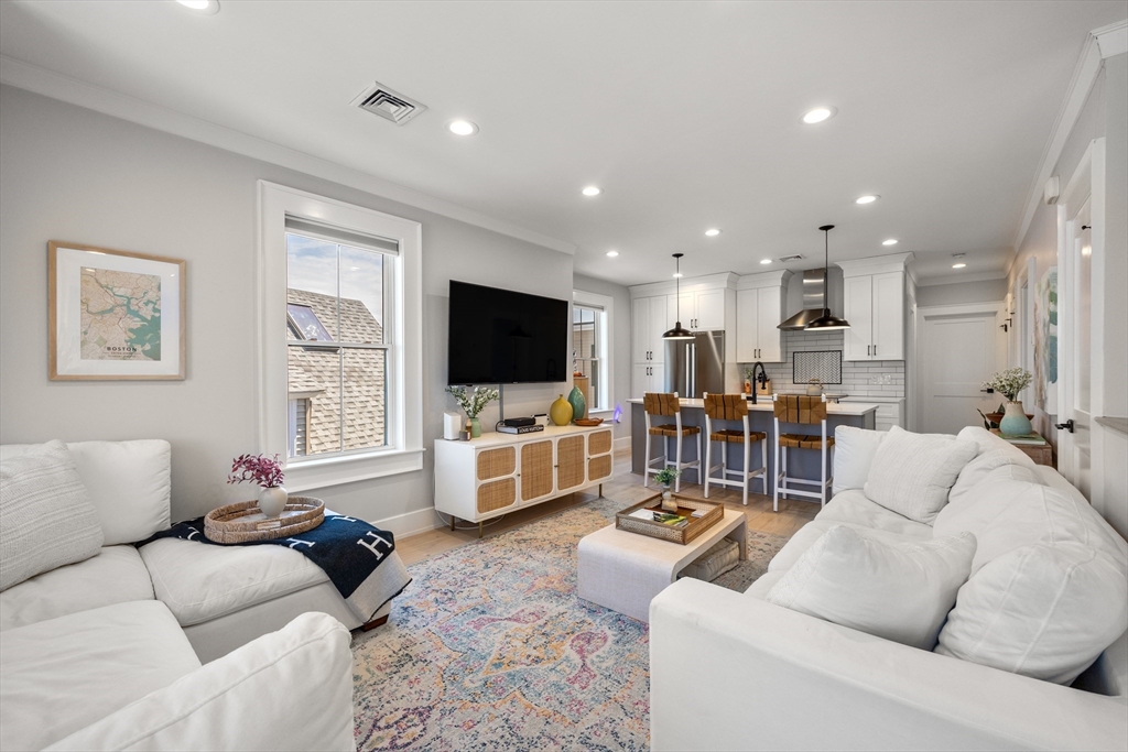 12 Bloomington St # 12 Unit: 2-12