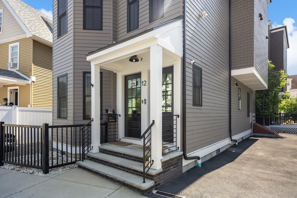 12 Bloomington St # 12 Unit: 2-12