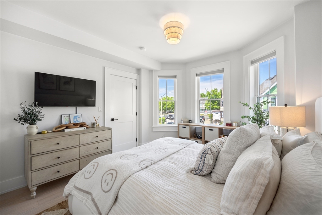 12 Bloomington St # 12 Unit: 2-12