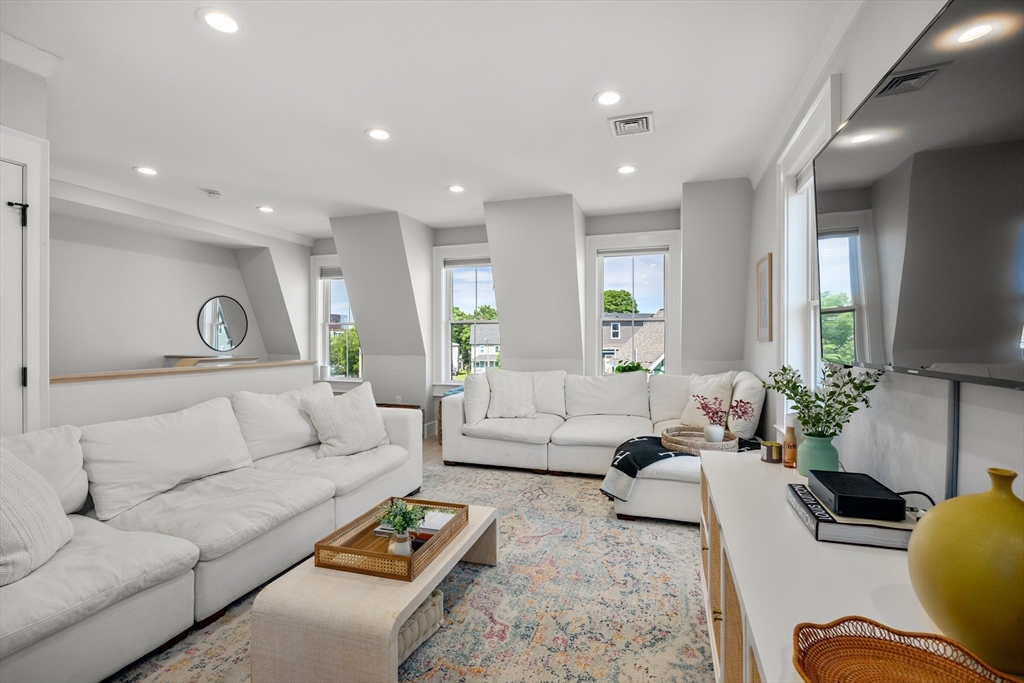 12 Bloomington St # 12 Unit: 2-12