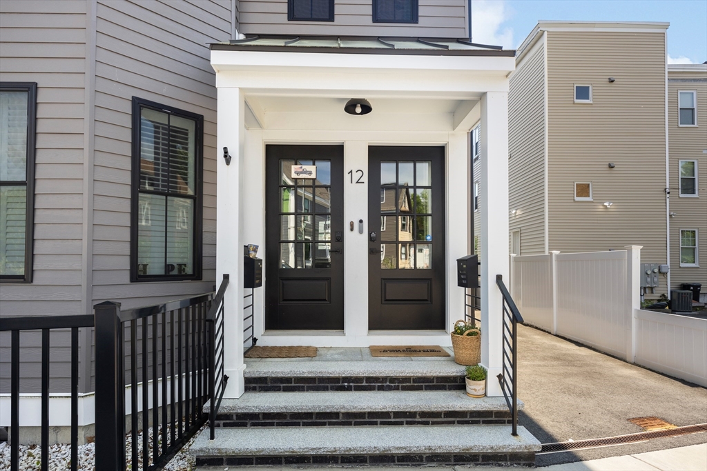 12 Bloomington St # 12 Unit: 2-12