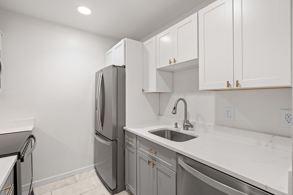 350 W Fourth St # 100