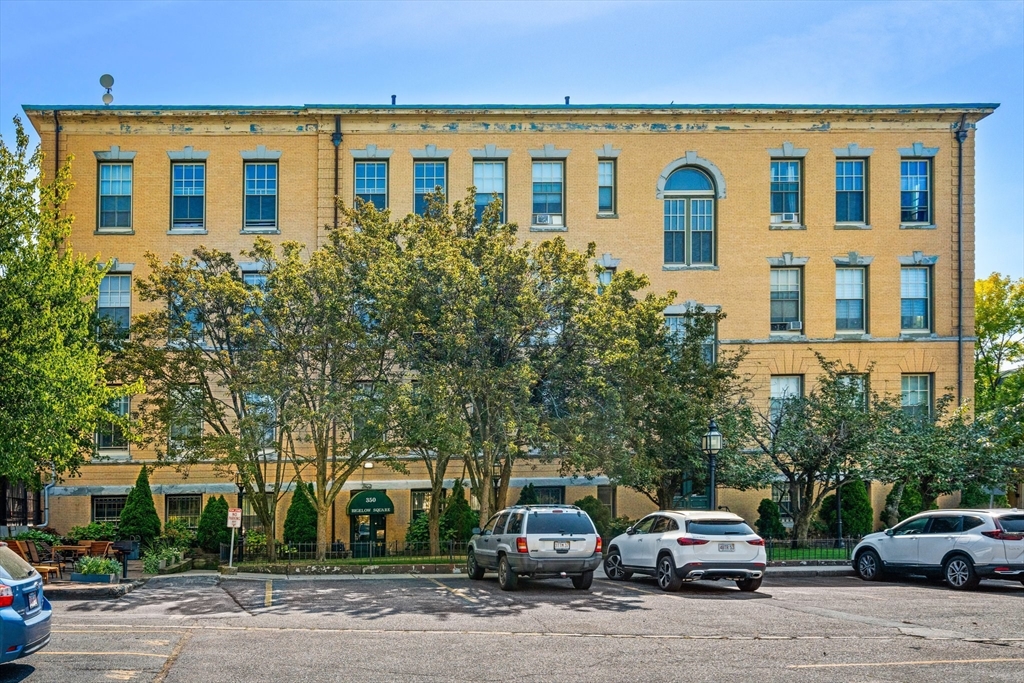350 W Fourth St # 100