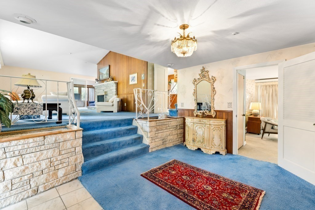 17 Meadow Ln