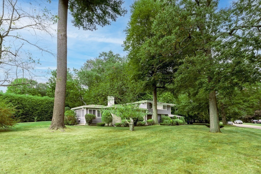 17 Meadow Ln