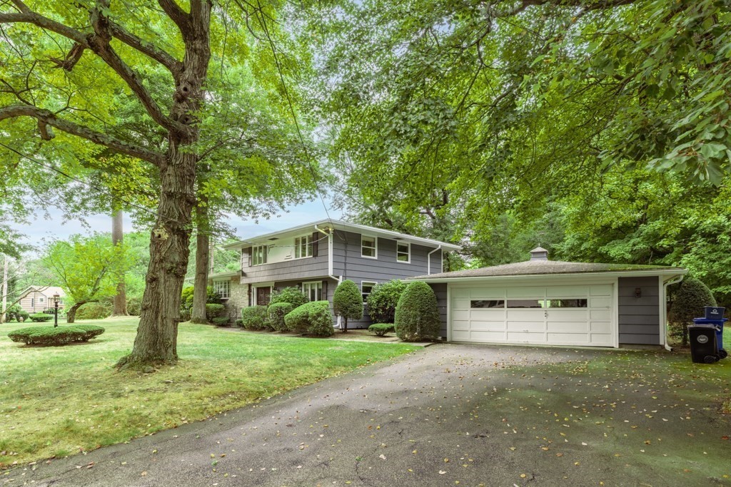 17 Meadow Ln