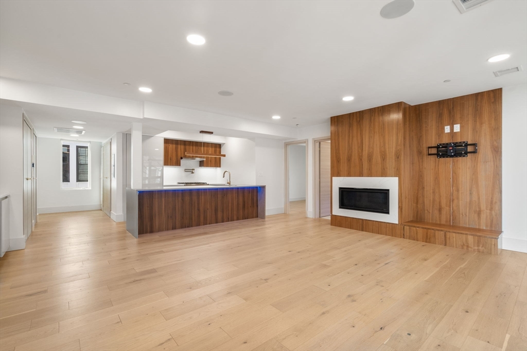 874 E 6th Street # 4