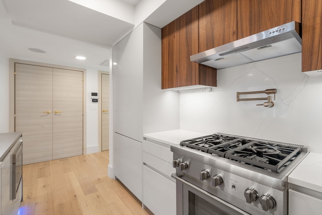 874 E 6th Street # 4