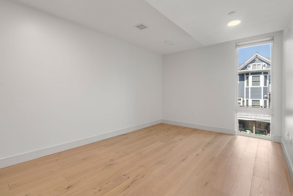 874 E 6th Street # 4