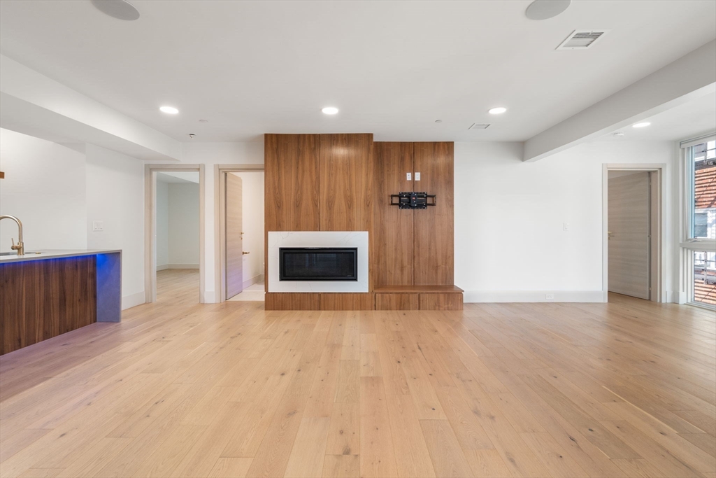 874 E 6th Street # 4