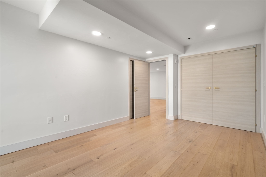 874 E 6th Street # 4