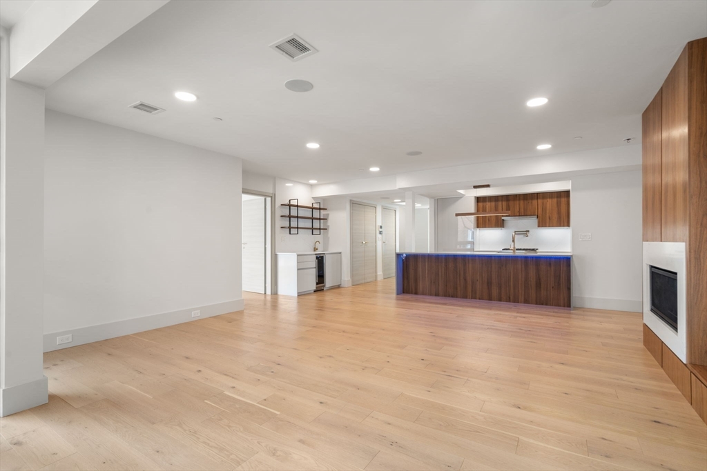 874 E 6th Street # 4