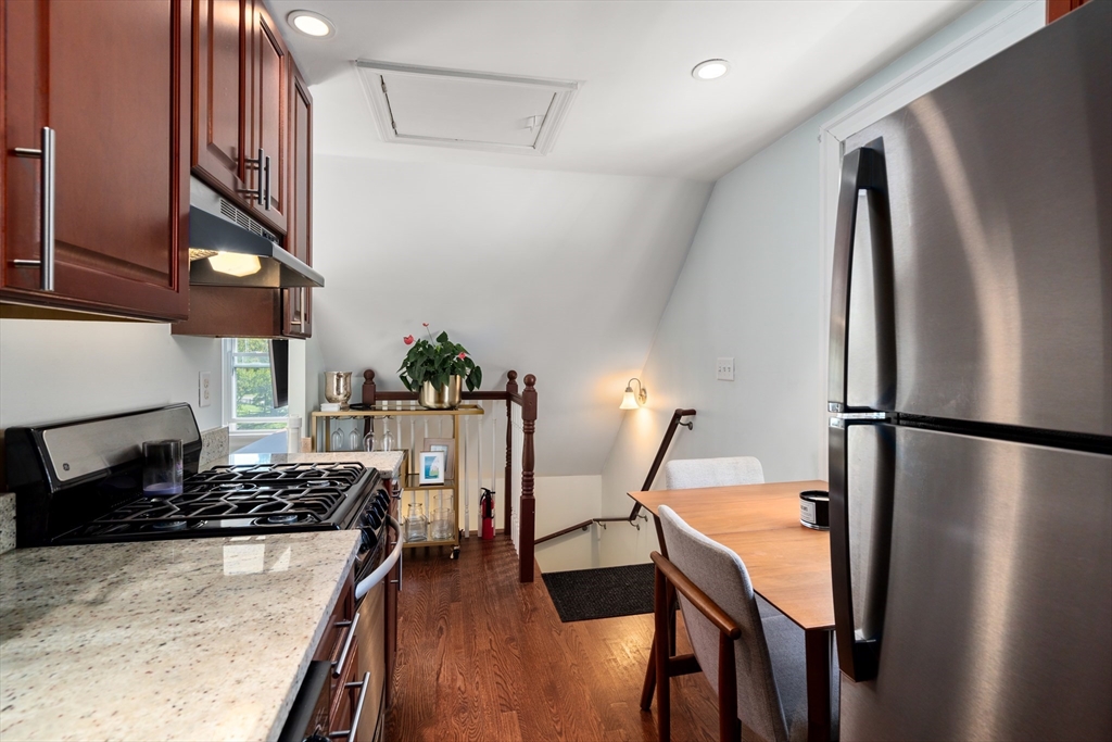 15 Artwill St # 3