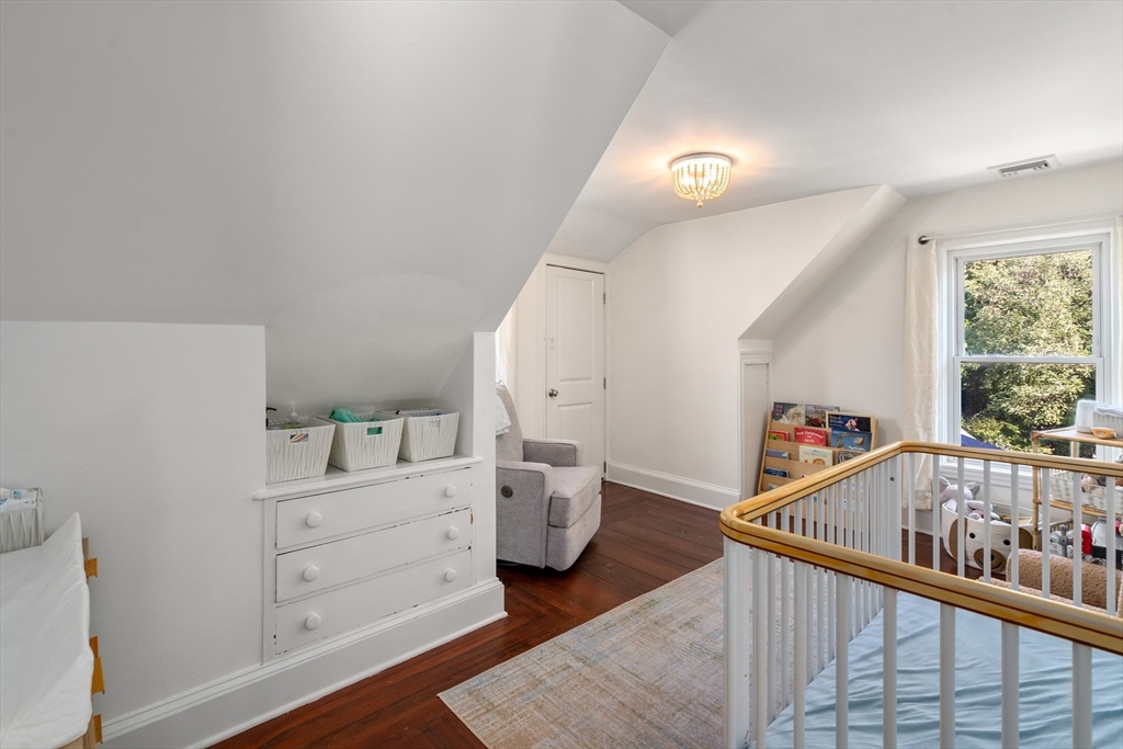 15 Artwill St # 3