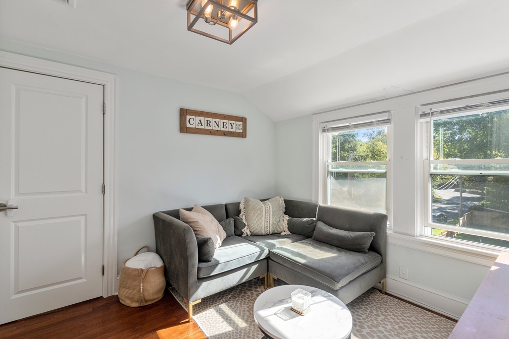 15 Artwill St # 3