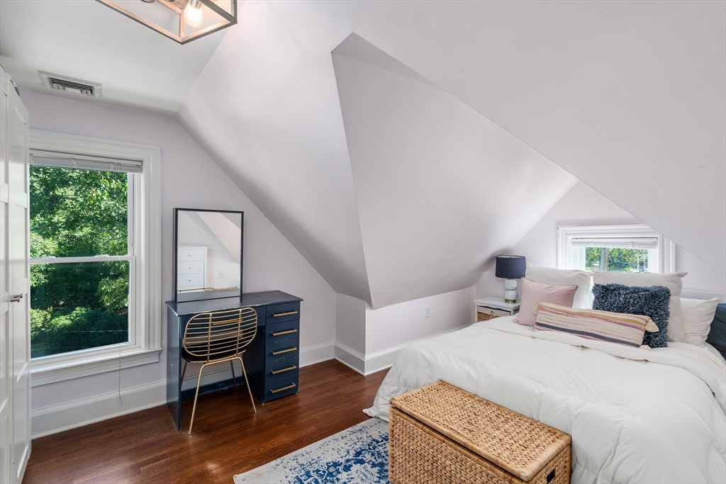 15 Artwill St # 3