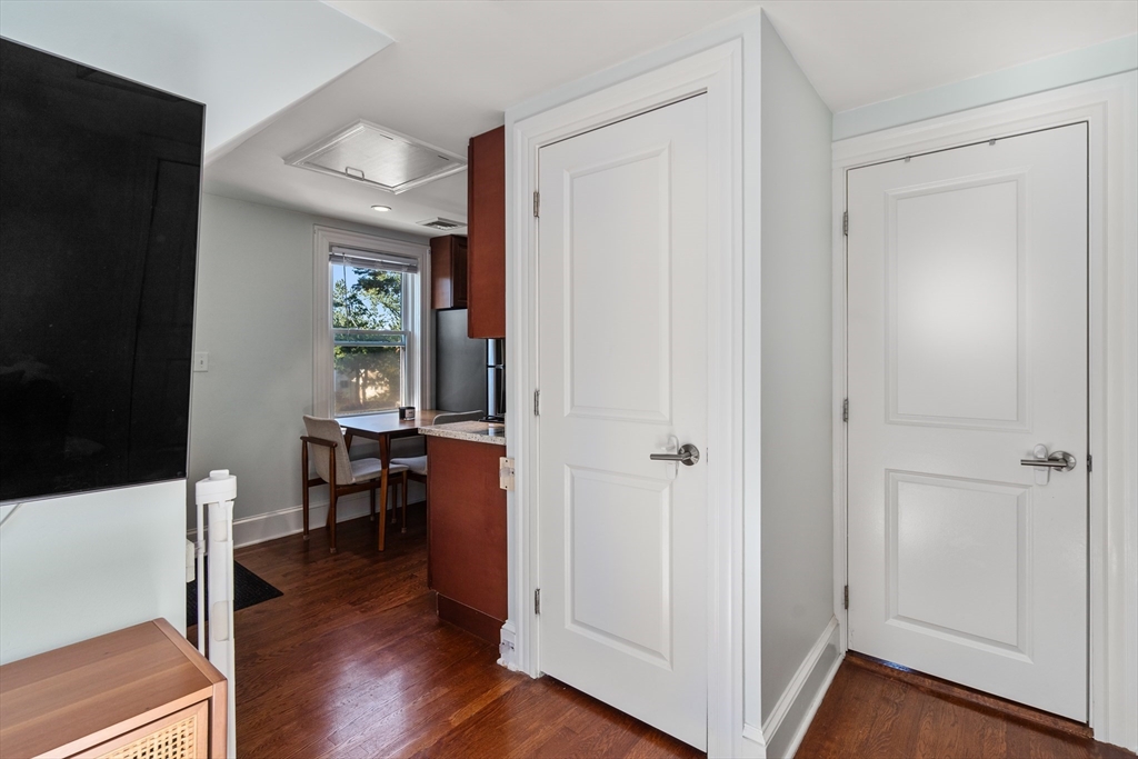 15 Artwill St # 3