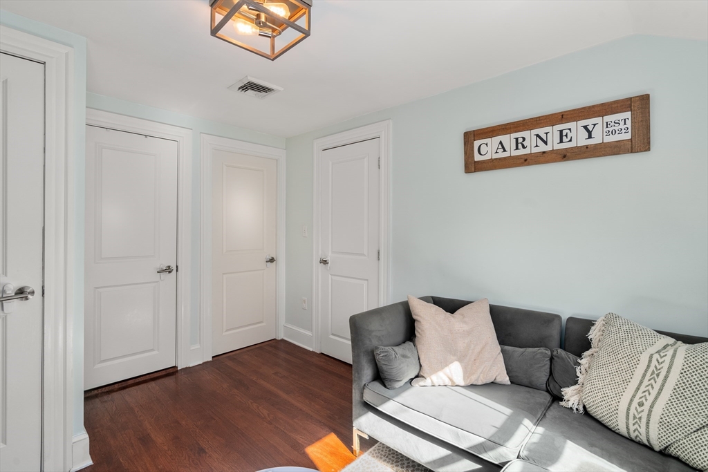 15 Artwill St # 3