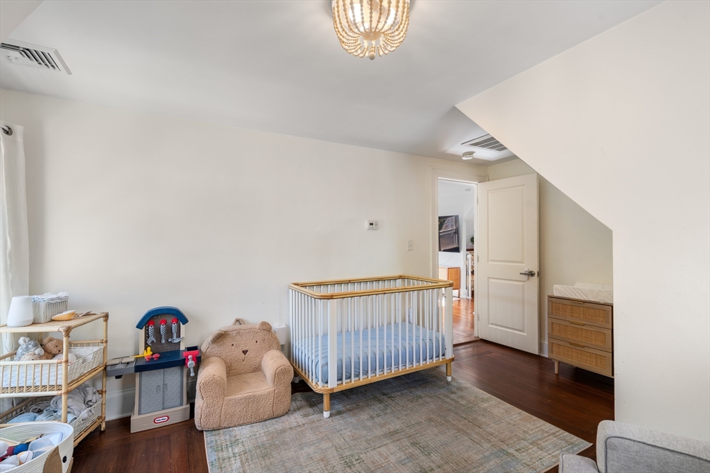 15 Artwill St # 3
