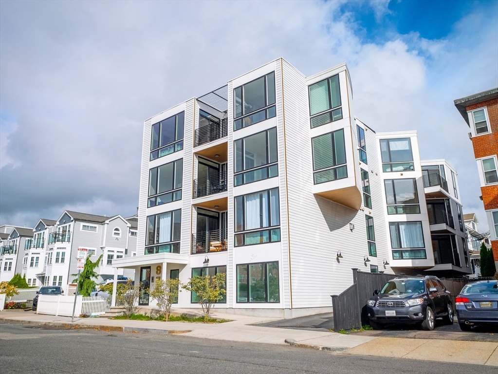 874 E 6th Street Unit: PH6