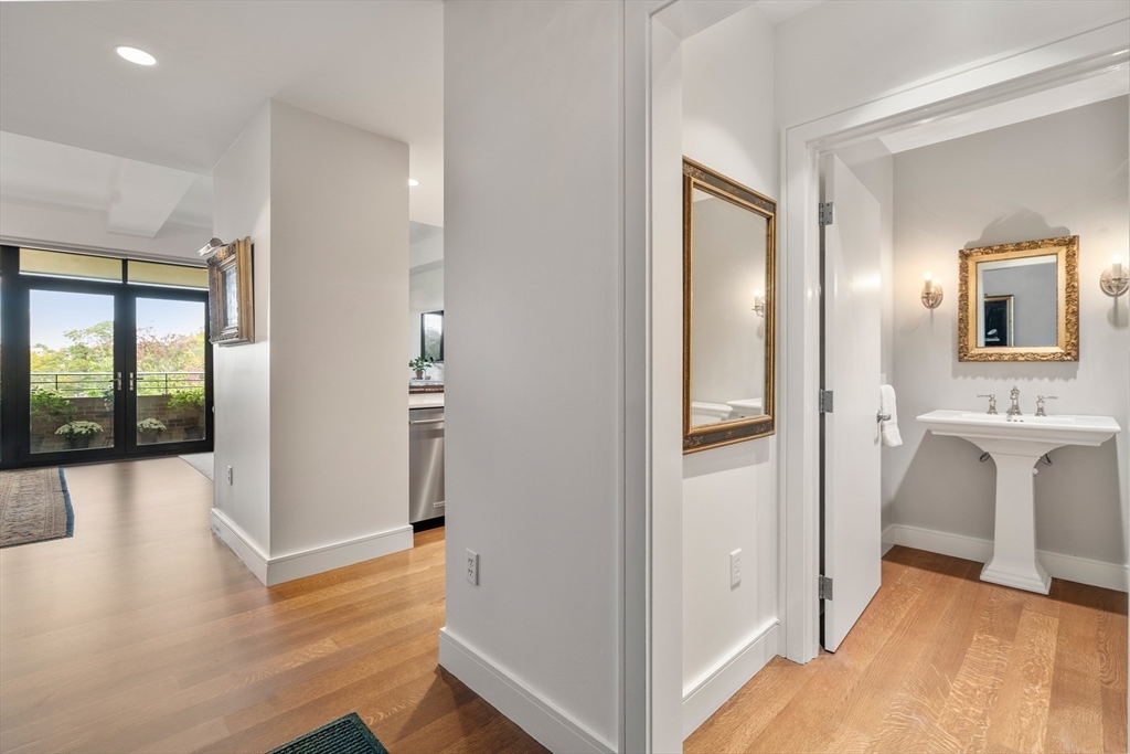 2400 Beacon St # 211