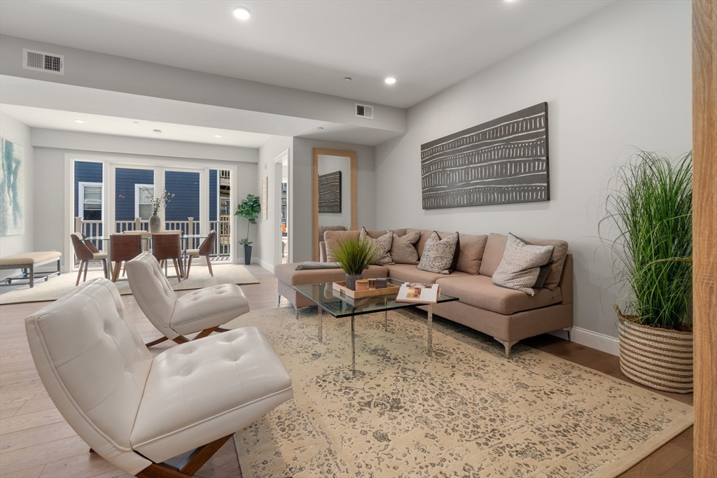 54 Pleasant Street # 4