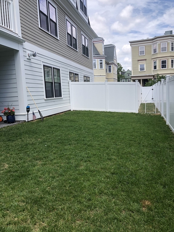 54 Pleasant Street # 4