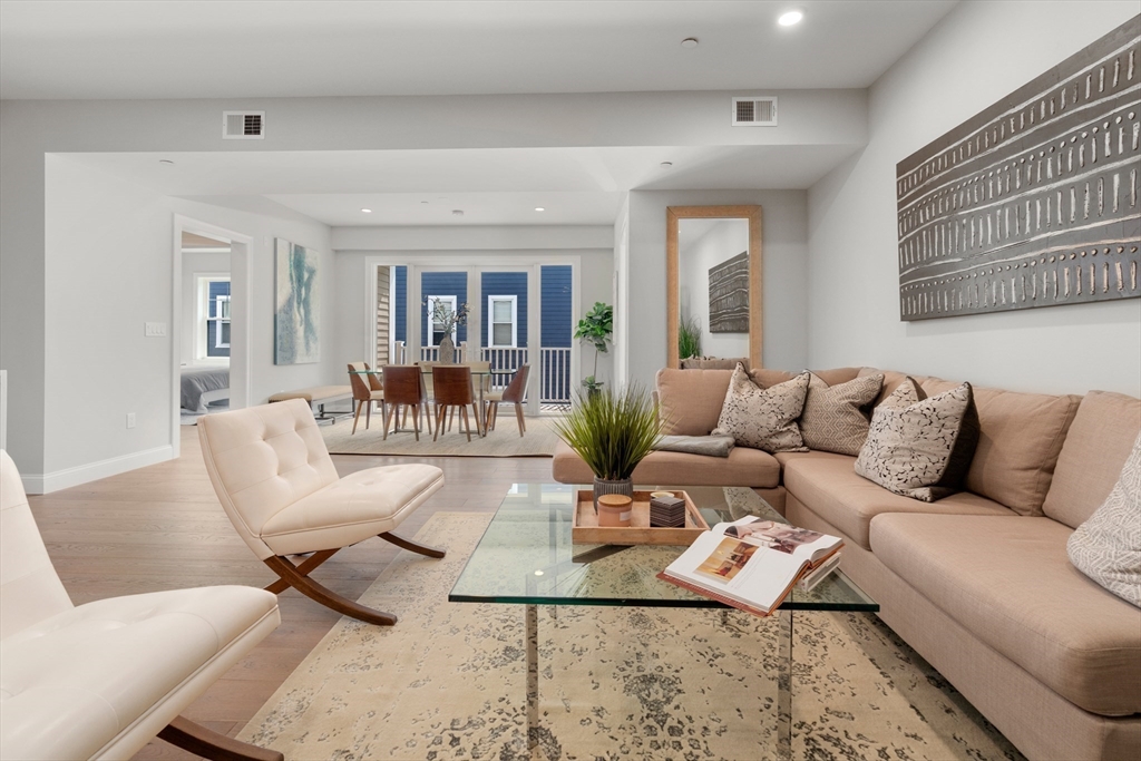 54 Pleasant Street # 4