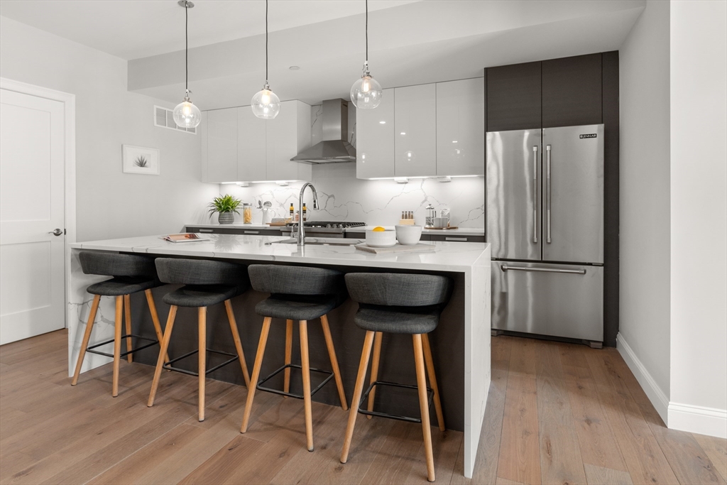 54 Pleasant Street # 4