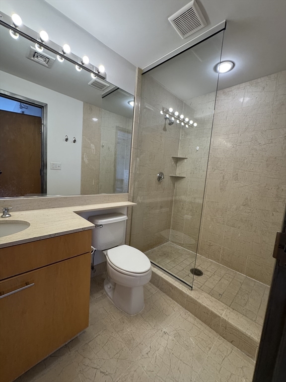 210 Lincoln St # 504