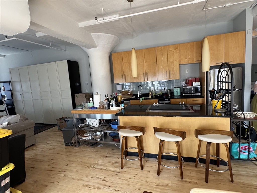 210 Lincoln St # 504