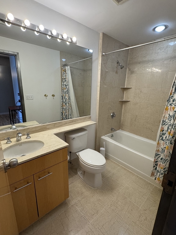 210 Lincoln St # 504