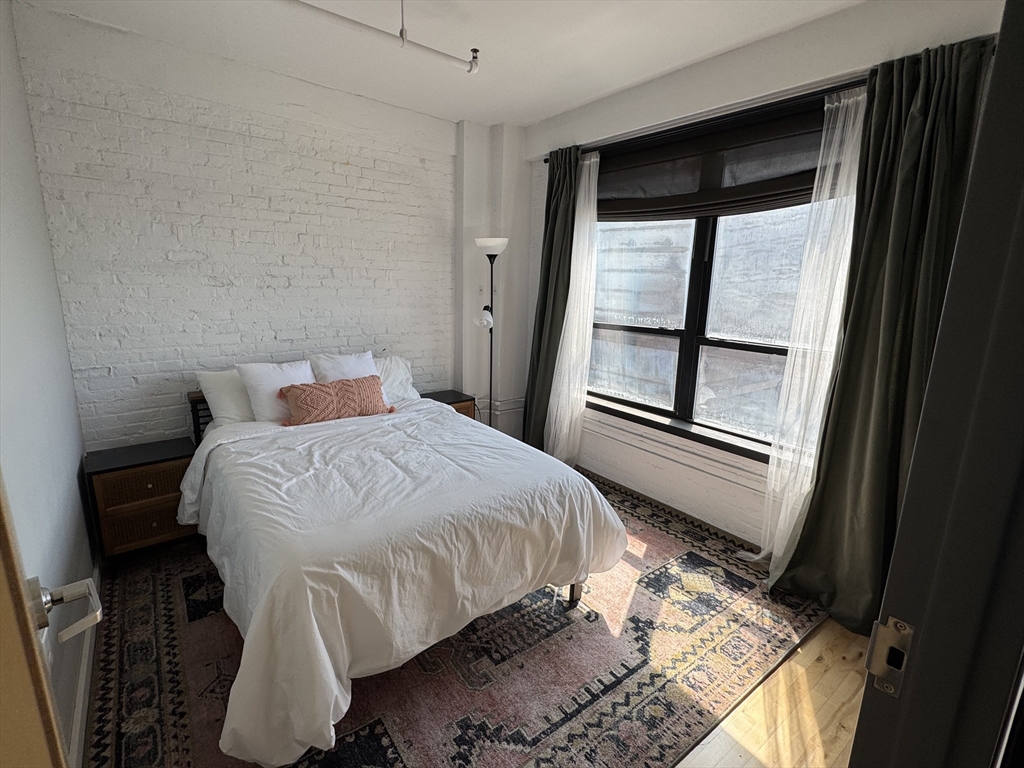 210 Lincoln St # 504