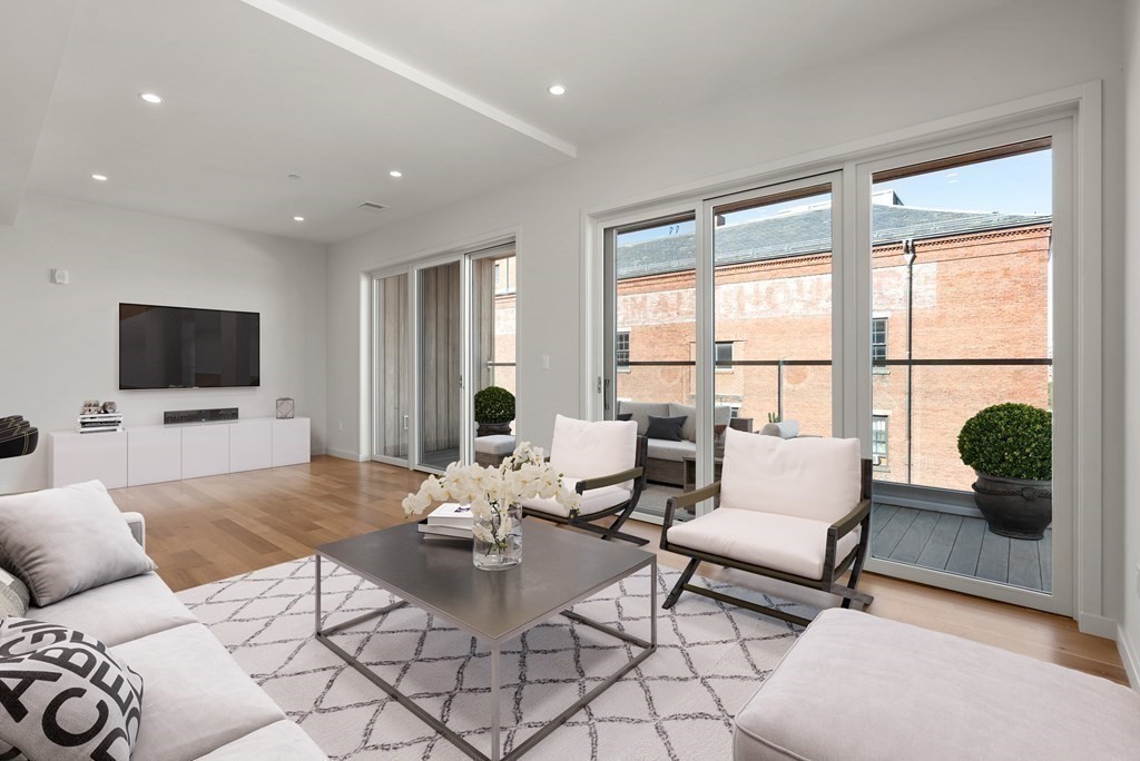 537 E 2nd St # 101, Boston Unit: 101