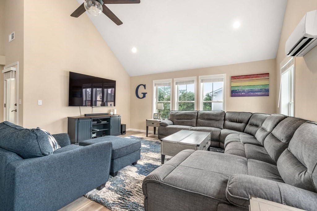 1 Elm St # 4, Boston Unit: 4