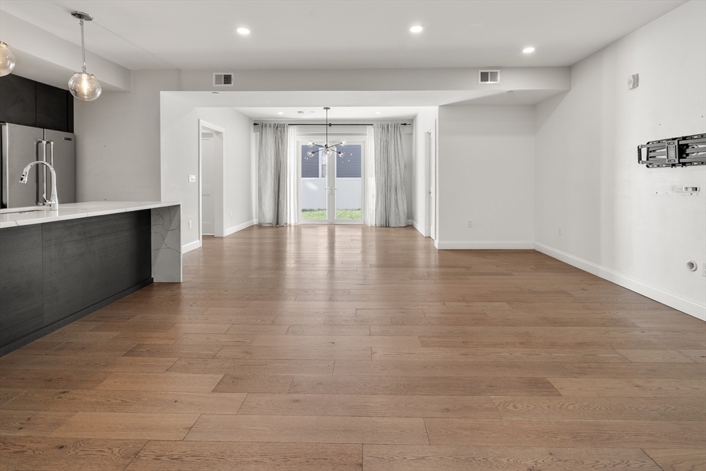 54 Pleasant Street # 4