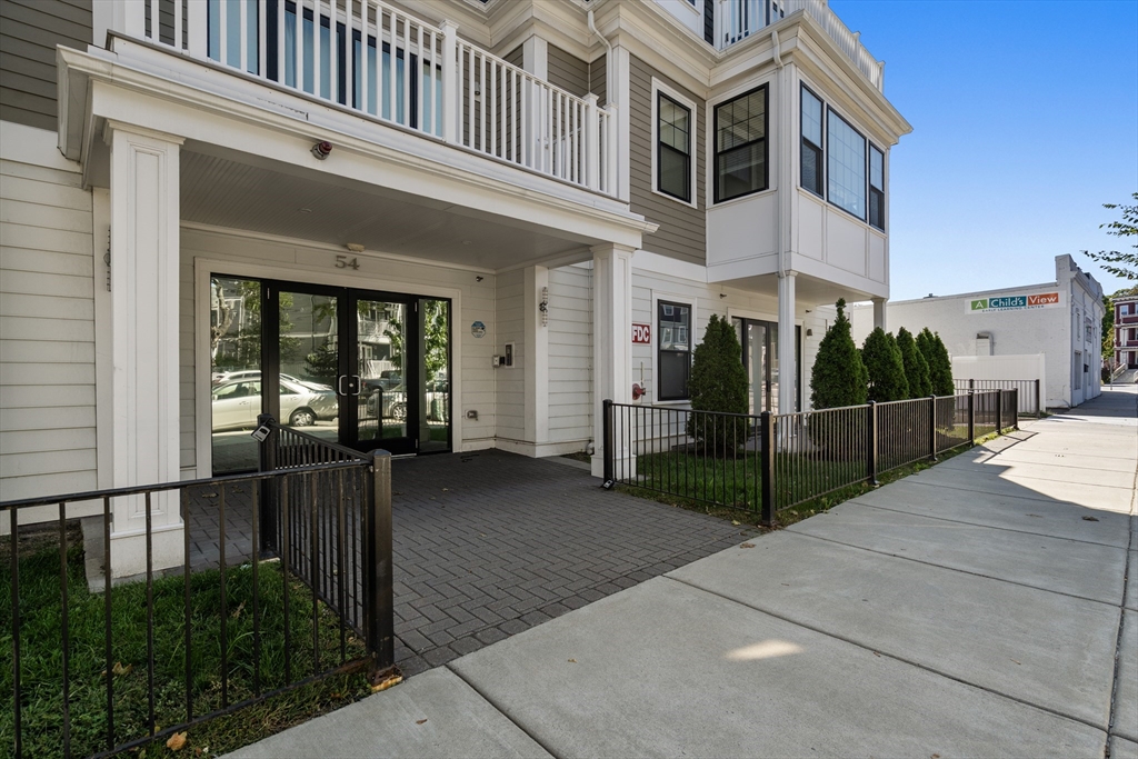 54 Pleasant Street # 4