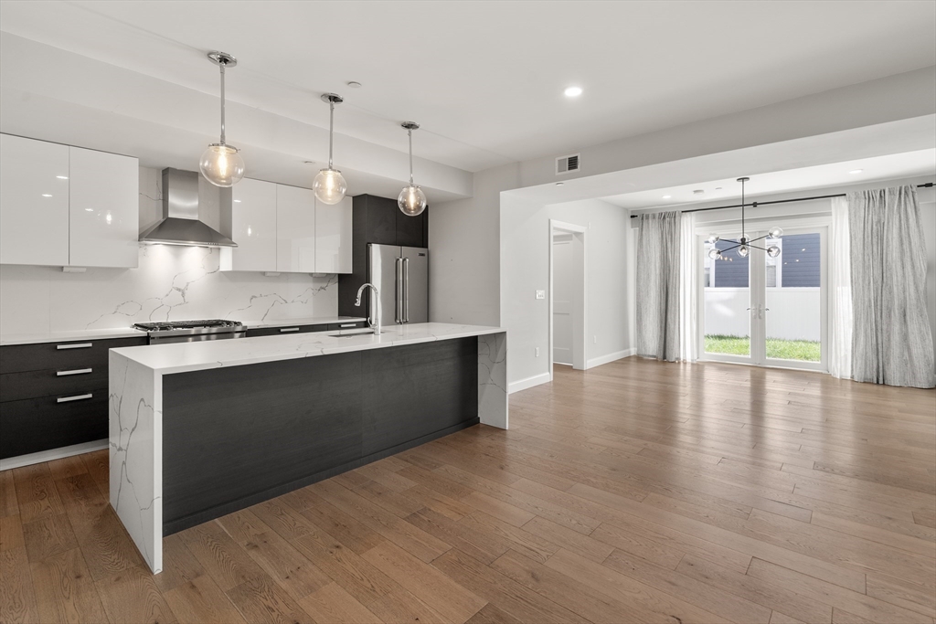 54 Pleasant Street # 4