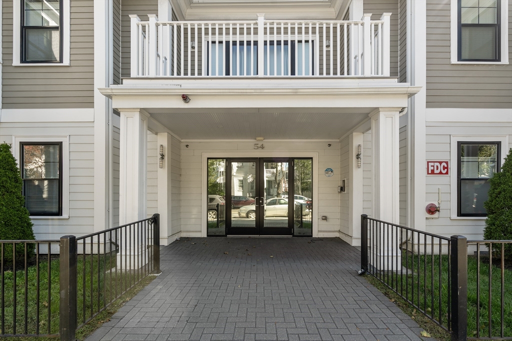 54 Pleasant Street # 4