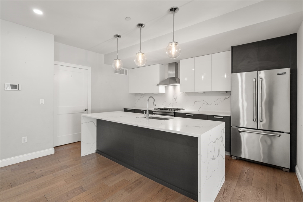 54 Pleasant Street # 4
